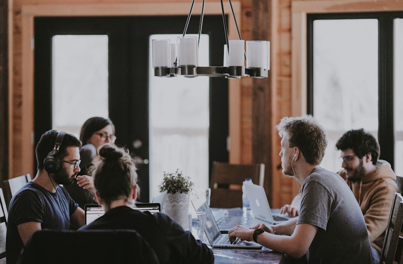 Security consultants collaborating